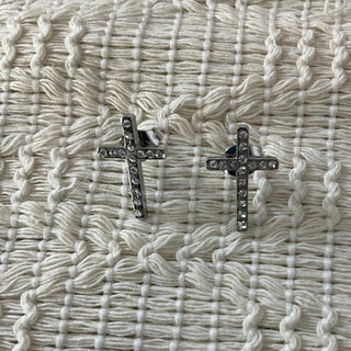 Boucle clous croix A23 Mahana B