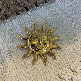 Broche soleil doré A5 Mahana B
