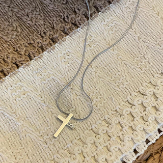 Collier croix avec strass A13 Mahana B