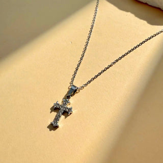 Collier croix et zircon A76 Mahana B