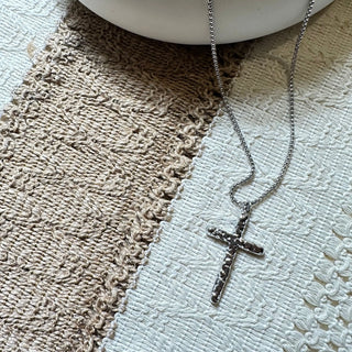 Collier pendentif croix martelé A92 Mahana B