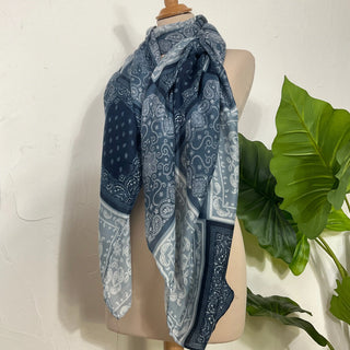 Echarpe motif bandana A35 Mahana B