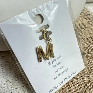 Lettre pampille doré A121 Mahana B